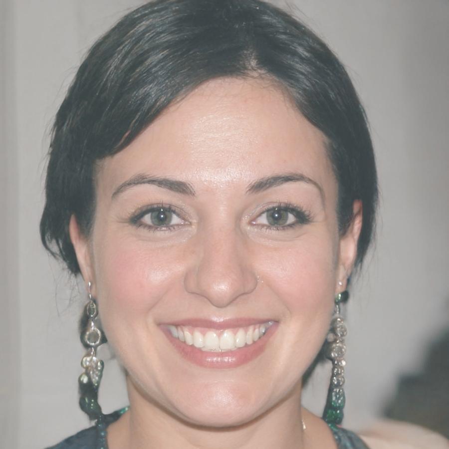 Elisenda Roca, Directora de Programas Educativos